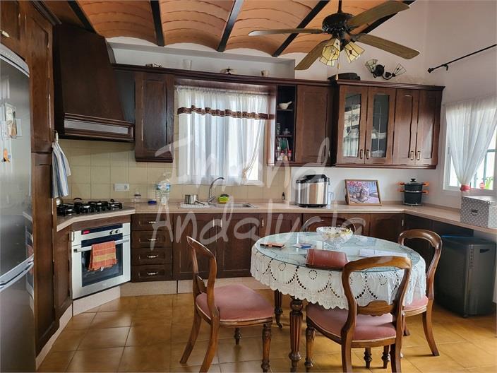 Villa for Sale in Lora de Estepa
