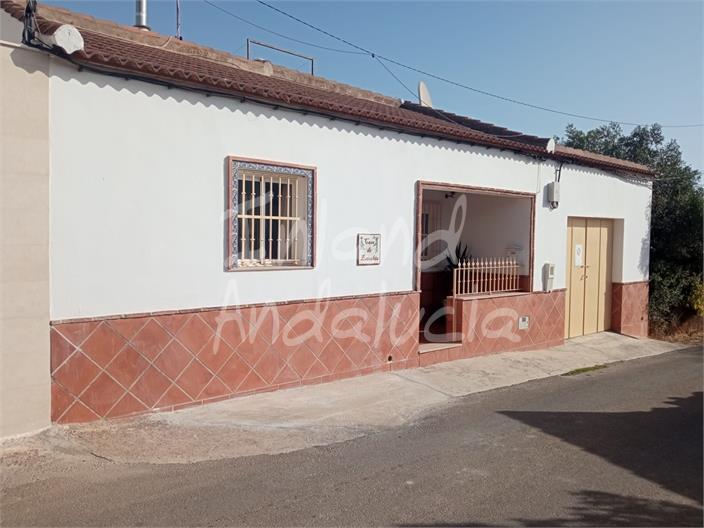 Villa for Sale in Lora de Estepa