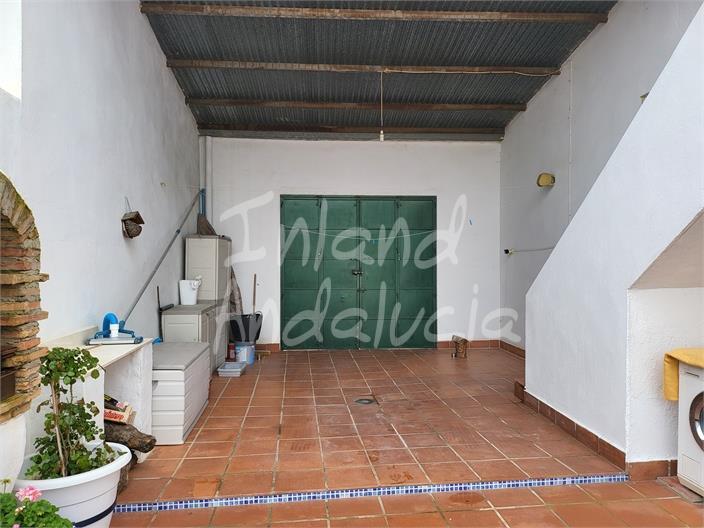 Villa for Sale in Lora de Estepa