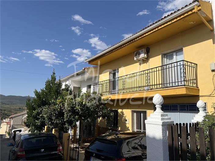 House for Sale in Castillo de Locubín