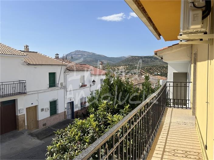 House for Sale in Castillo de Locubín