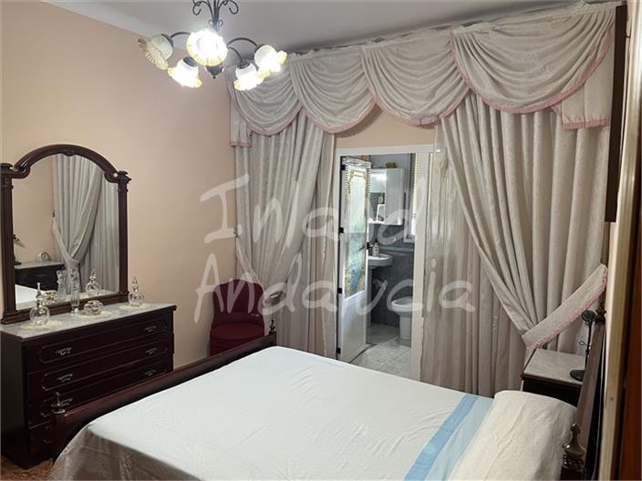House for Sale in Castillo de Locubín