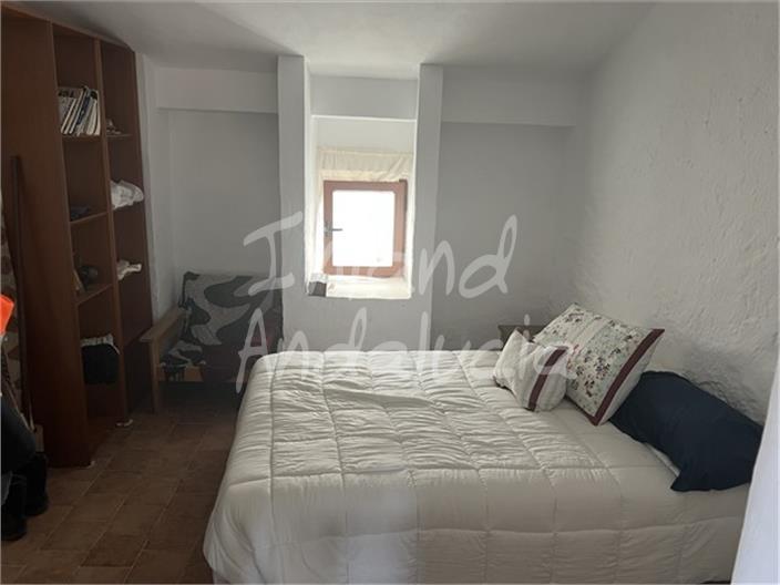 Villa for Sale in Castillo de Locubín