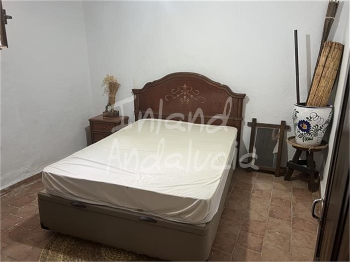 Villa for Sale in Castillo de Locubín