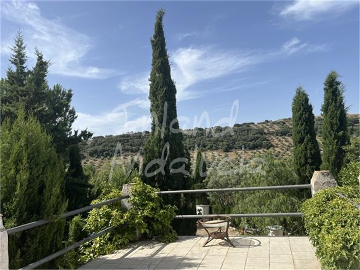 Villa for Sale in Castillo de Locubín