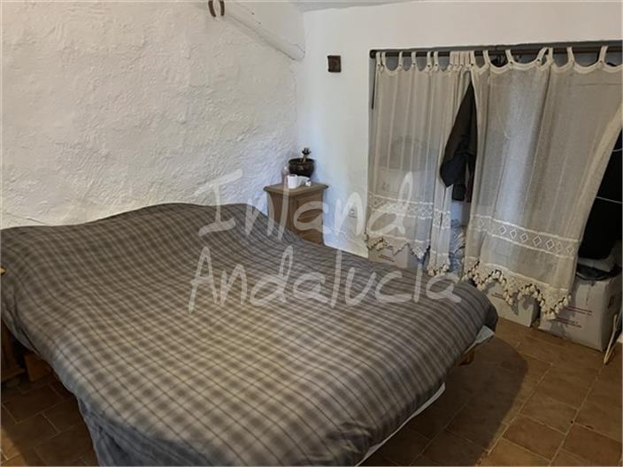 Villa for Sale in Castillo de Locubín