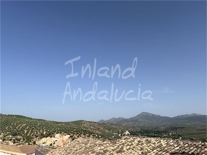 House for Sale in Castillo de Locubín