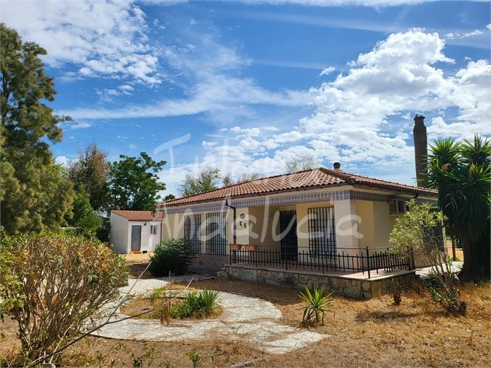 Villa for Sale in Marchena