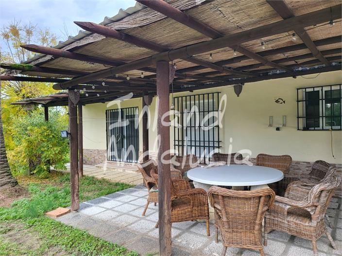 Villa for Sale in Marchena