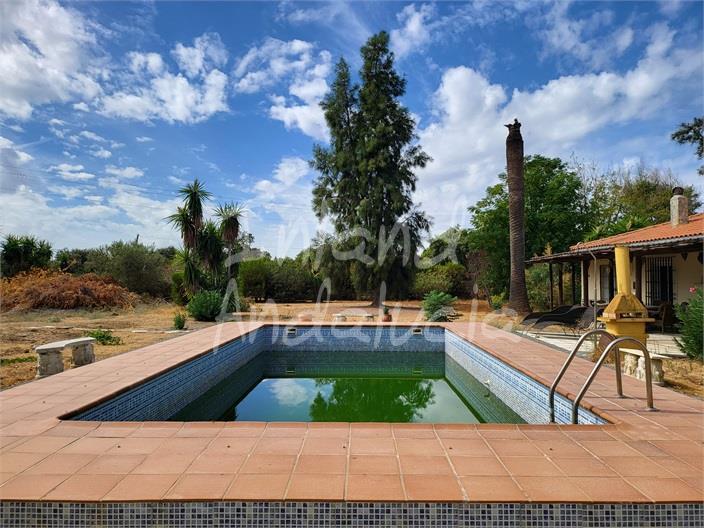 Villa for Sale in Marchena