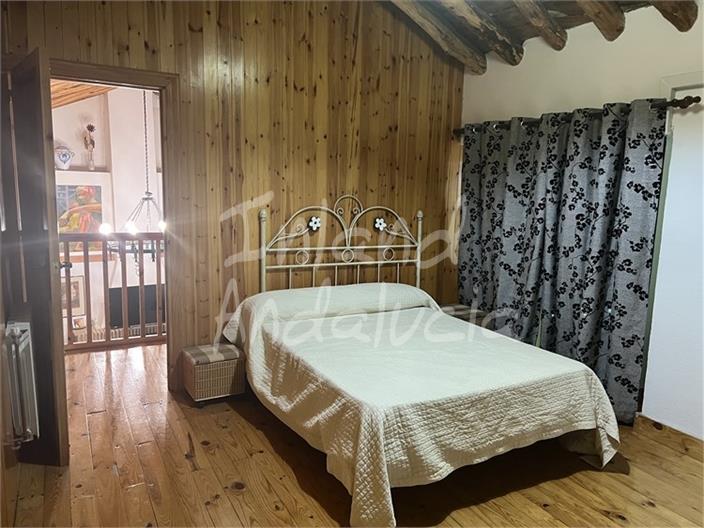 Villa for Sale in Alcalá la Real