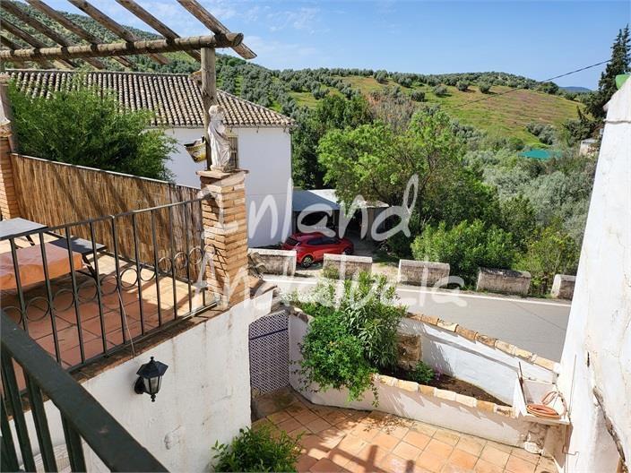 Villa for Sale in Villanueva de Algaidas