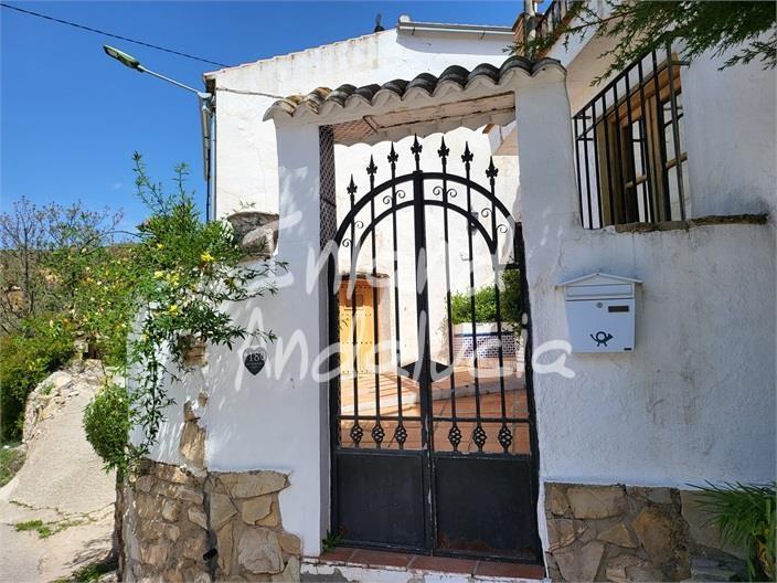 Villa for Sale in Villanueva de Algaidas