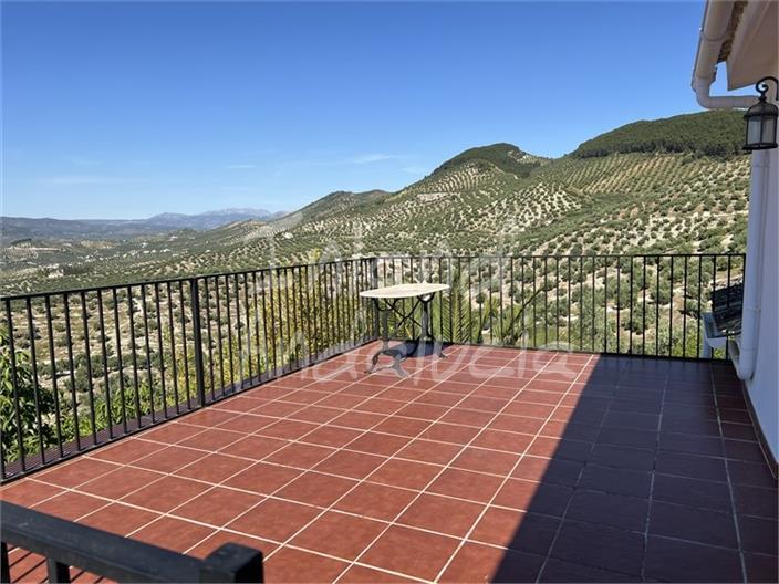 Villa for Sale in Alcalá la Real