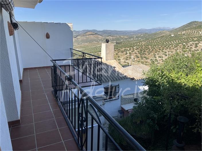 Villa for Sale in Alcalá la Real
