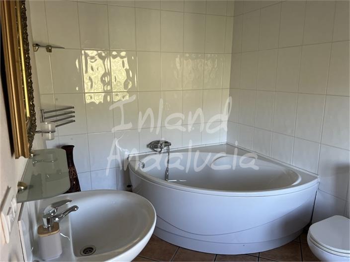 Villa for Sale in Alcalá la Real