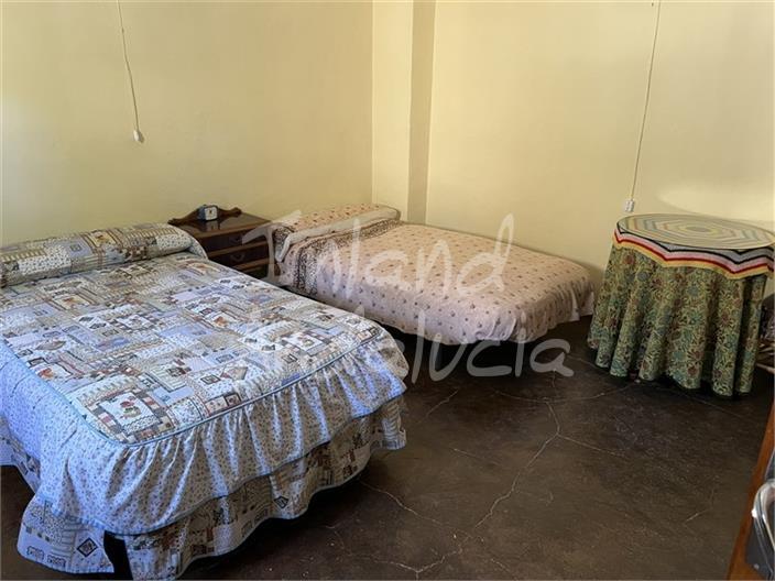 Villa for Sale in Castillo de Locubín