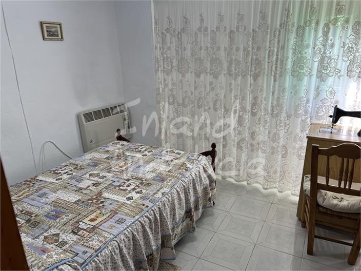 Villa for Sale in Castillo de Locubín