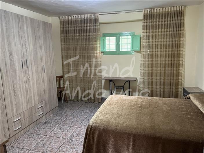 Villa for Sale in Castillo de Locubín