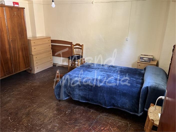 Villa for Sale in Castillo de Locubín
