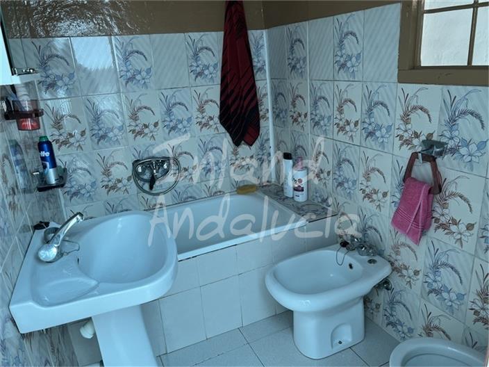 Villa for Sale in Castillo de Locubín