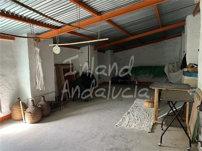 Villa for Sale in Castillo de Locubín