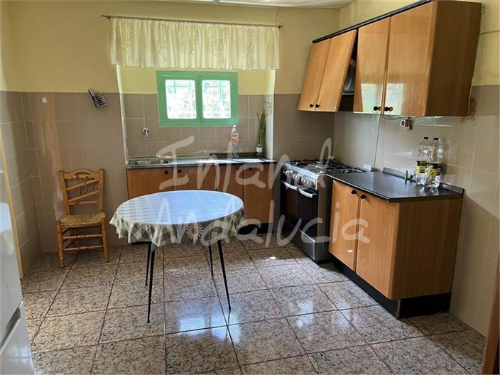 Villa for Sale in Castillo de Locubín