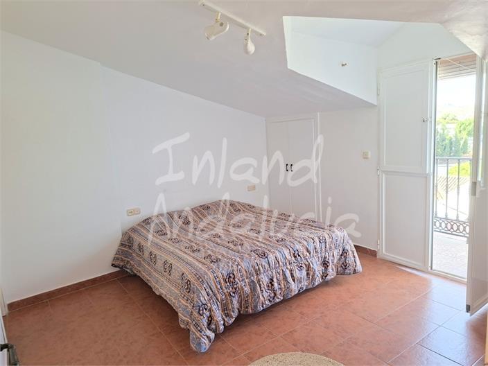 Apartment for Sale in Alcaucín