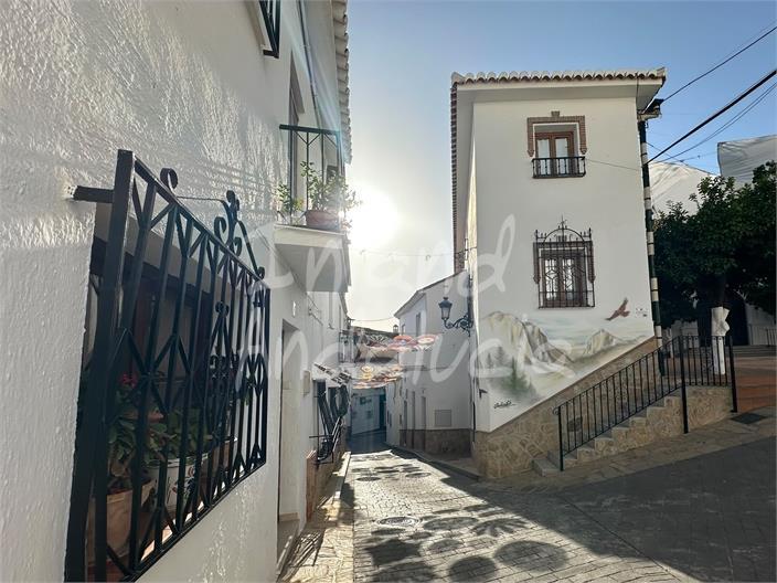 Apartment for Sale in Alcaucín