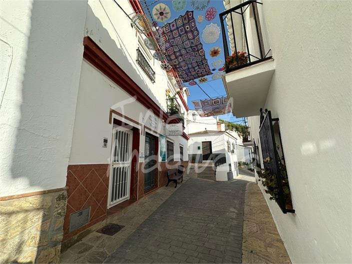 Apartment for Sale in Alcaucín