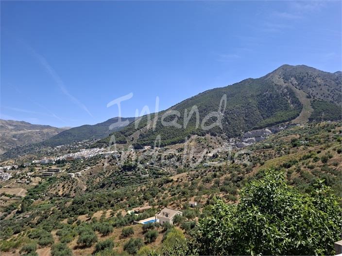 Chalet for Sale in Alcaucín