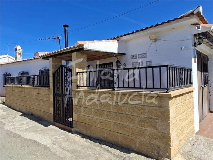 Chalet for Sale in Alcaucín