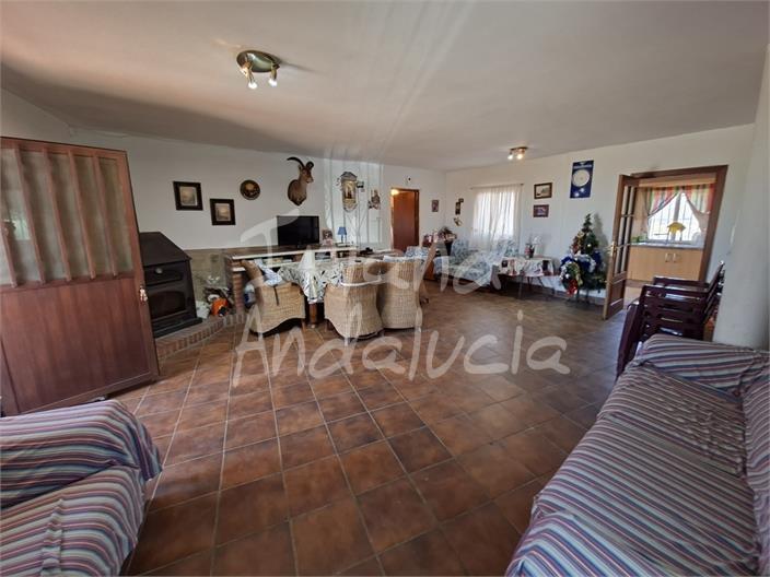 Chalet for Sale in Alcaucín