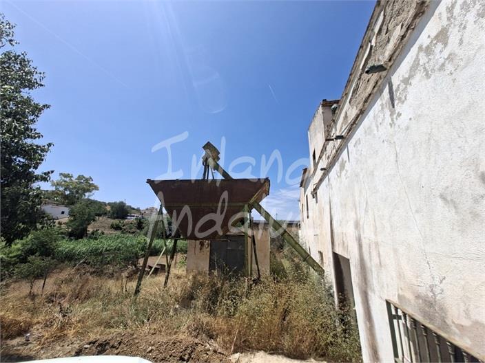 Villa for Sale in Alcaucín