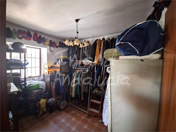 Villa for Sale in Alcaucín
