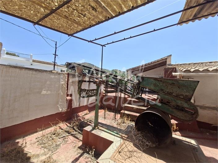 Villa for Sale in Alcaucín
