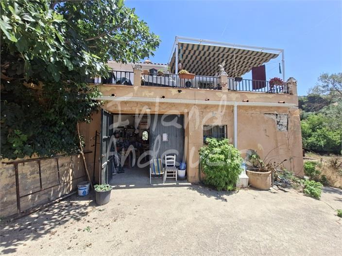 Villa for Sale in Alcaucín