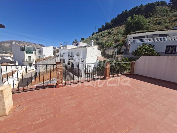 House for Sale in Alcaucín