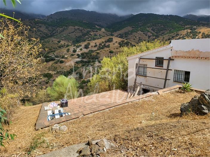 Villa for Sale in Sedella