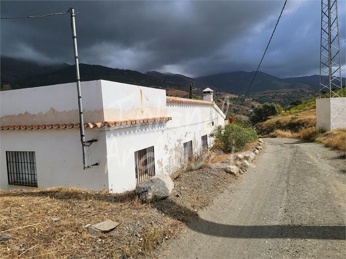 Villa for Sale in Sedella