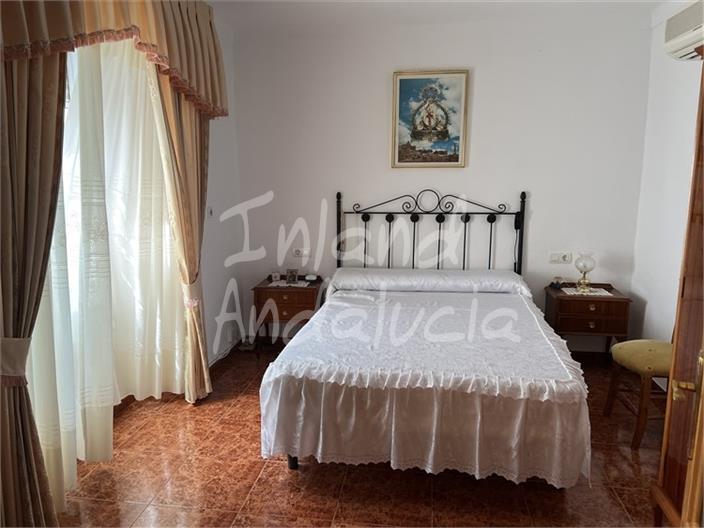 House for Sale in Castillo de Locubín