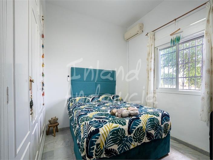 Villa for Sale in Marchena