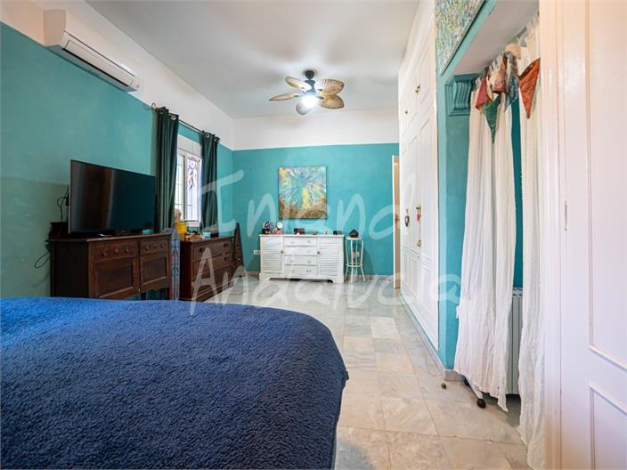 Villa for Sale in Marchena