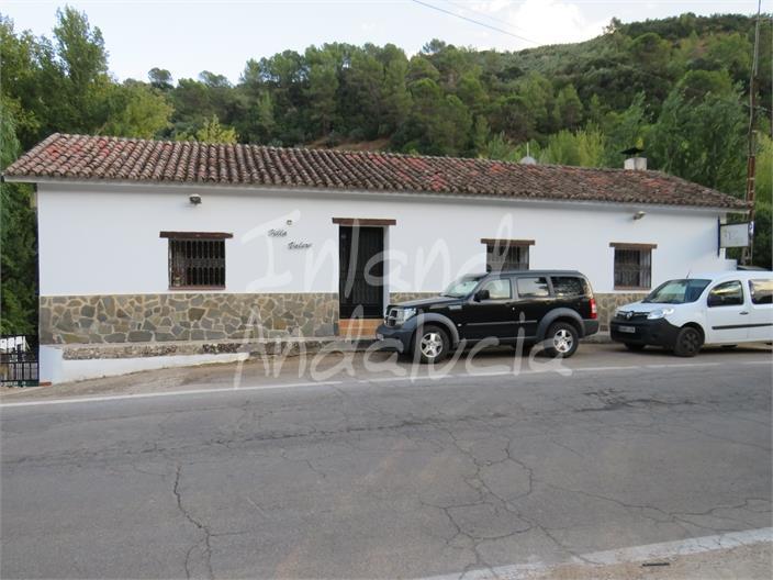 Villa for Sale in Villanueva del Arzobispo