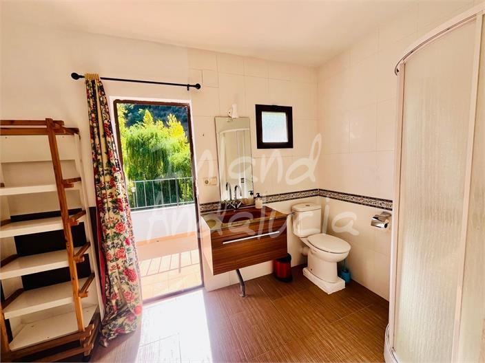Villa for Sale in Villanueva del Arzobispo