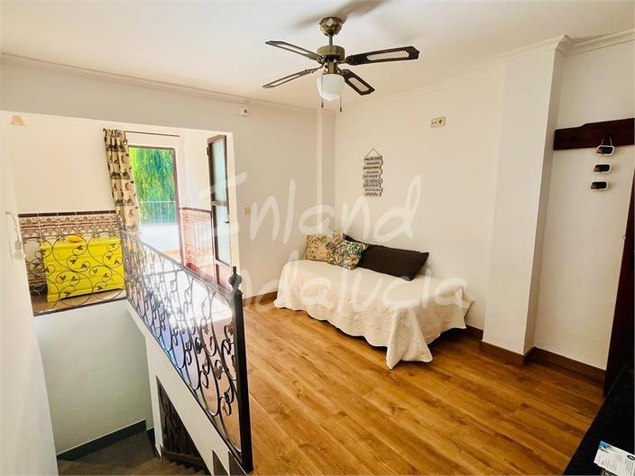 Villa for Sale in Villanueva del Arzobispo