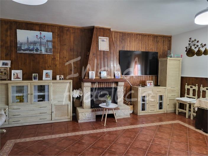 Villa for Sale in Villanueva de Algaidas
