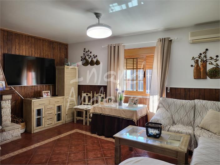 Villa for Sale in Villanueva de Algaidas