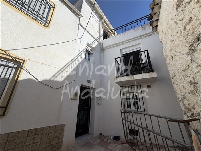 House for Sale in Montillana