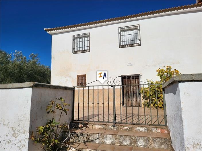 Villa for Sale in Montefrío